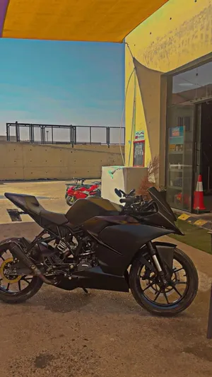KTM RC200 BLACK EDITUON