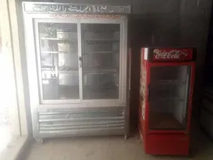 ثلاجه عرض كبيرة لهاا بابان ثلاجه