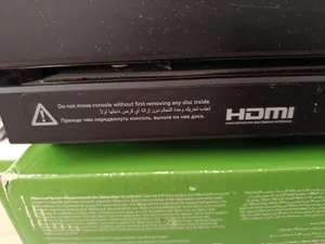 Xbox One Original 1TB Complete Set with 2 Controllers & Kinect + Games