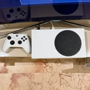 Xbox series s with white controller