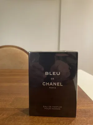 BLEU DE CHANEL - PARIS