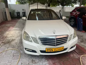 Mercedes Benz 320E , 2010 , 300,000 km in excellent condition, GCC Oman Specifications for sale