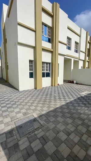 فيلا للإيجار في الخوض السابعة