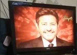 شاشه للبيع استعمال خفيف 43بوصه معها ريموتها الاصلي