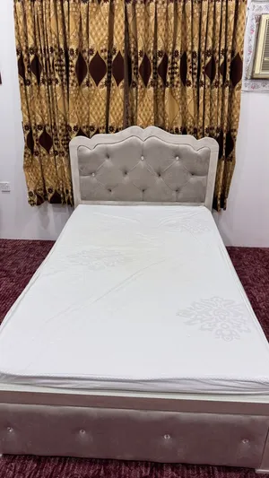 غرفة نوم مستعملة