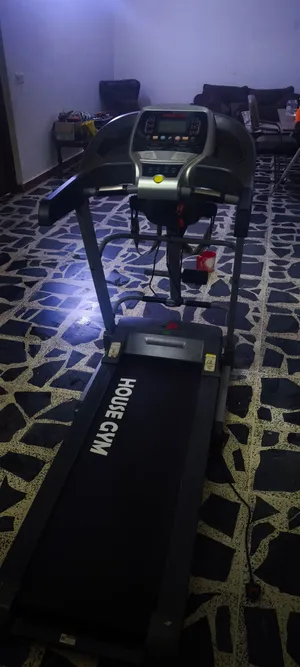 جهاز جري حجم كبير  من شركه HOUSE GYM
