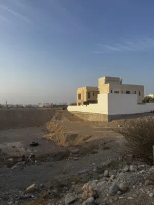 فرصة مميزة للاستثمار والسكن أرض سكنية في الموالح الجنوبية.