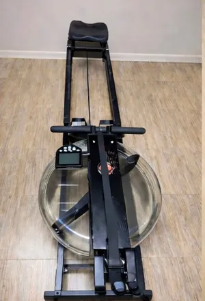 Water rowing machine