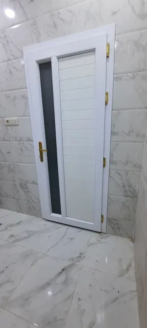 تصنيع وصيانة أبواب والنوافذ بي في سي والمونيوم وتركيب ديكورات بديل الخشب وبديل الرخام