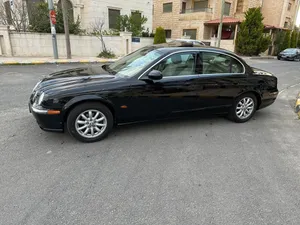 جاكوار بحالة ممتازه فل كامل