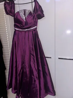 فستان للبيع 200 درهم مقاس XL قابل للتفاوض