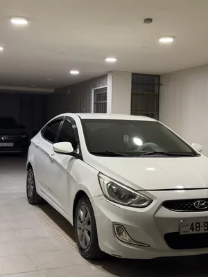 هيونداي اكسنت موديل 2018 لون أبيض مميزة للبيع