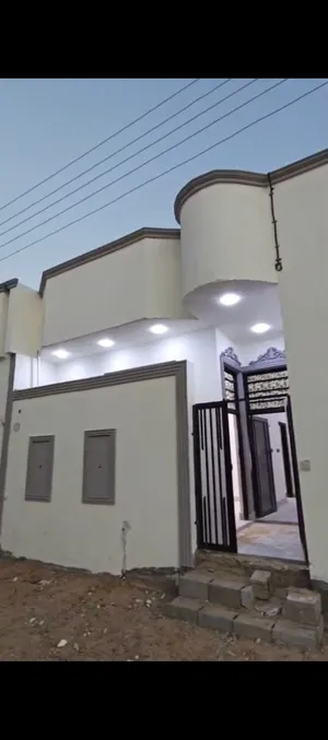 100 m2 2 Bedrooms Townhouse for Sale in Basra Al-Jazzera