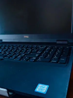 DELL Latitude 5590