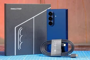 Samsung Galaxy zfold 7 16/ 1TB ( 1000 GB) New condition box with accessories for more information