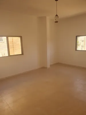 شقة صغيرة غرفتين ومطبخ وحمام للايجار الحي الشرقي غرب مسجد سامراء