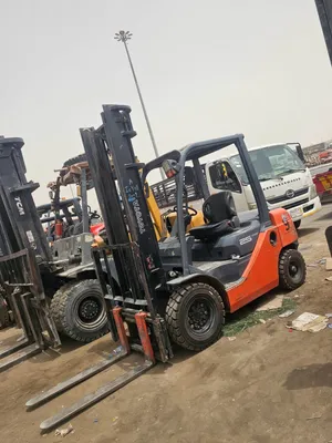 تأجير فوركلفت  إيجار فوركلفت  فوركلفت للايجار  تأجير رافعة شوكية  رافعة شوكية للايجار  Forklift