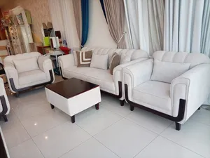 طقم كنب مكون من 5 مقاعد (3+1+1+طاولة) Sofa set 5 seater (3+1+1+table )
