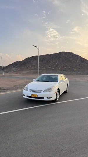 لكسز ES 330 موديل 2004 نضيف بحالة الوكالة الممشى فقط 211 الف