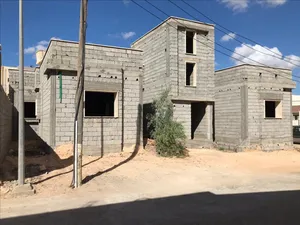 315 m2 3 Bedrooms Townhouse for Sale in Tripoli Ain Zara