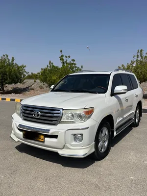 Used Toyota Land Cruiser in Al Dakhiliya