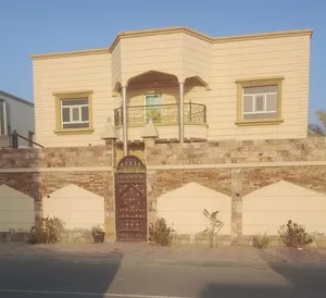 منزل للبيع صومحان الجنوبيه دورين..قريب من كل الخدمات
