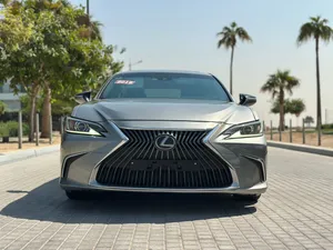 Lexus Es 200 Japan model 2019 Full option