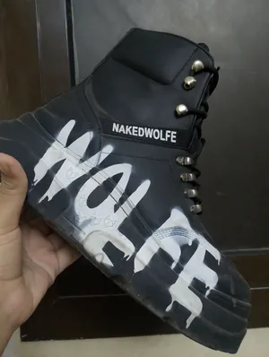 nicked wolf  للبيع
