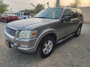 Used Ford Explorer in Al Sharqiya