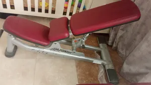 بنش رياضي متعدد الزوايا احترافي من شركة (Life Fitness