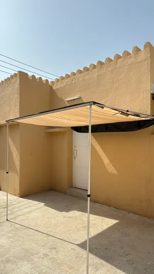مظلة جانبية للسيارات شبه جديدة