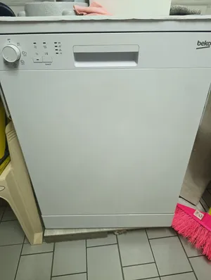 غسالة صحون شبه جديدة للبيع