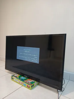 شاشه 32 بوصه ما فيها ولا اي مشاكل وتشتغل على البلاستيشن