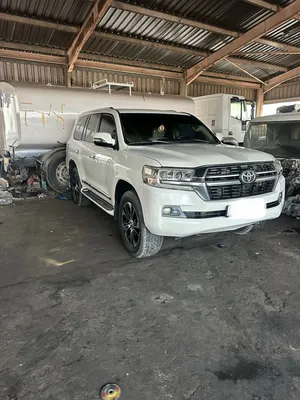 Used Toyota Land Cruiser in Sharjah