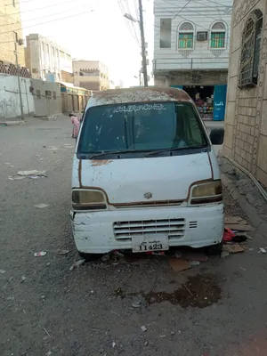 باص سزوكي افري