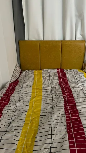 سرير للبيع