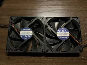 للبيع مروحتين GIGABYTE أصلية 120MM