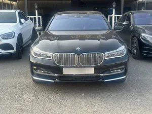 BMW 750i model 2018 GSS