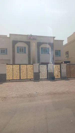 فيلا مستقله للايجار في المعبيلة الجنوبية بمنطقة سكنية هادئة ومخدومة