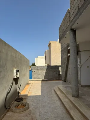 200 m2 3 Bedrooms Townhouse for Sale in Tripoli Tajura