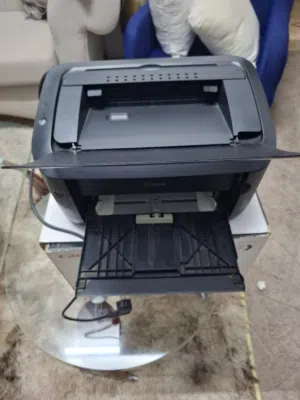 طابعة كانون ليزر أسود (Canon Laser Printer) بحالة ممتازة - عملية وسريعة