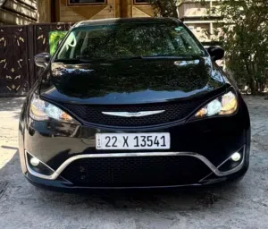 CHRYSLER VOYAGER, LX للبيع كلايسلر فويجر وارد امريكي موديل 2022 رقم اربيل الجديد لون اسود