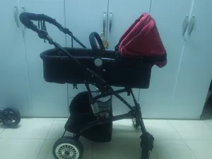 عربت اطفال مع كرسي سياره. مع سرير