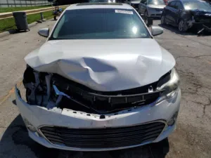 toyota avalon 2013,white,limited,vcc,small accident,3.5ltr 4T1BK1EB6DU009380