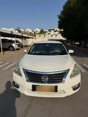 2013 Nissan Altima SV Sedan - Excellent Condition, GCC Specs, Loaded with Technology