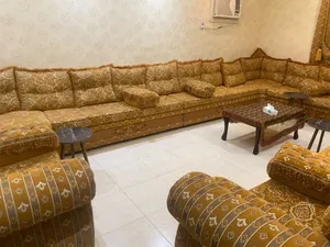 اثاث للبيع مقاسات 6 قطع و3 زويا 5 قطع 3 زوايه 3 قطع وكرسيين