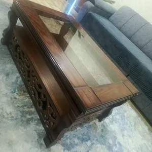طاولة وسط خشب بلوط بحالة الجديد