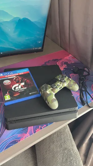 PS4 + Controller + Gran Turismo 7 VR – AED 700