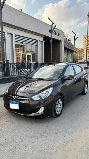 للبيع هيونداي أكسنت (Hyundai Accent RB) موديلالفرح16  الفئة الثانية  فتحة سقف! مالك أول
