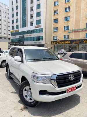 سيارات الدفع الرباعي تويوتا لاند كروزر GXR  2020